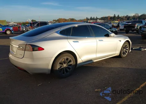 2018 Tesla Model S 100D/75D/P100D из США, поврежденный, VIN 5YJSA1E23JF246677